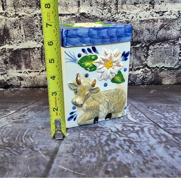 Vintage Ceramic Cow Canister with Floral Design and blue lid - Picture 4 of 7